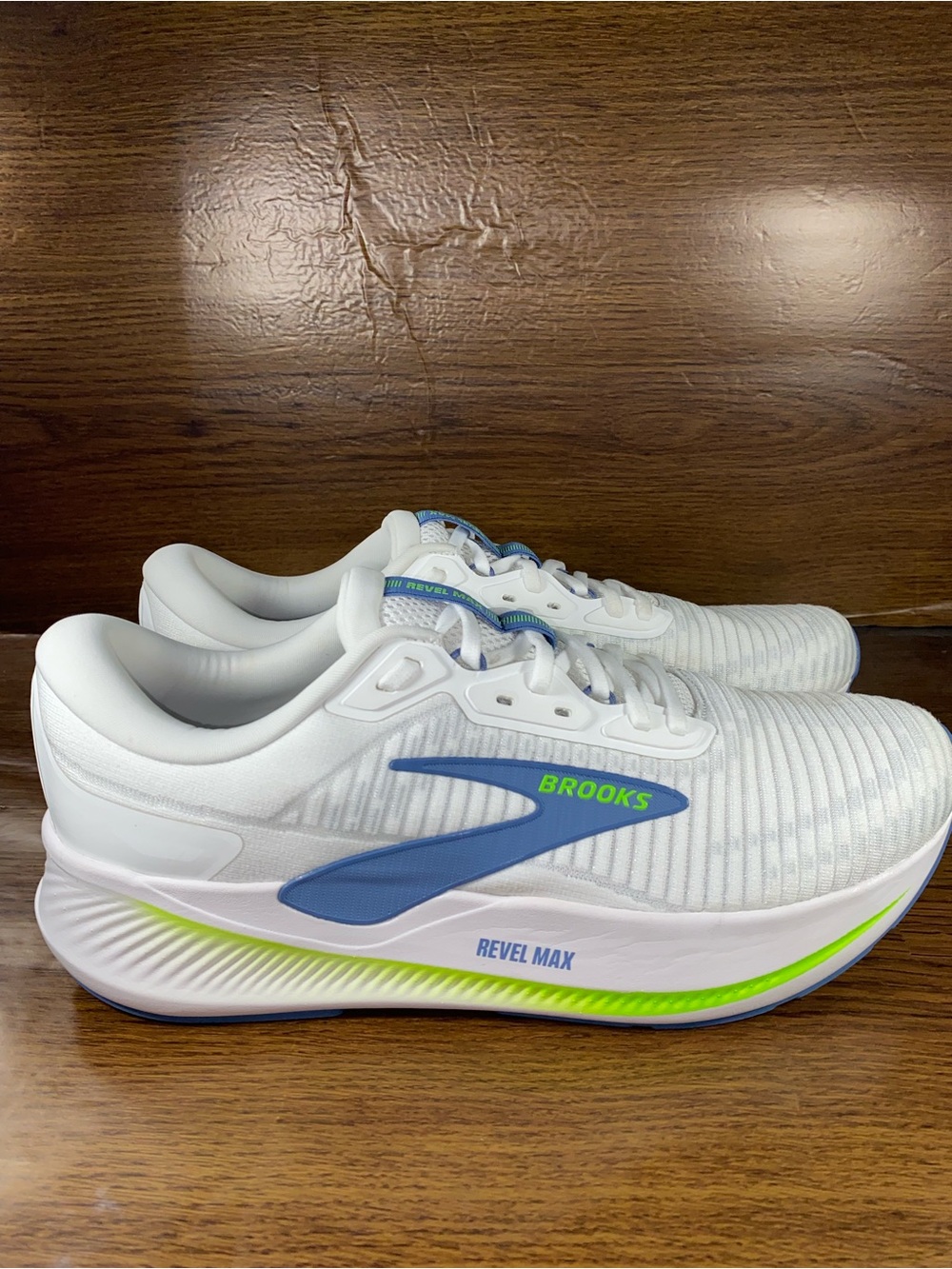 Brooks Revel Max Mens shoe size 11.5